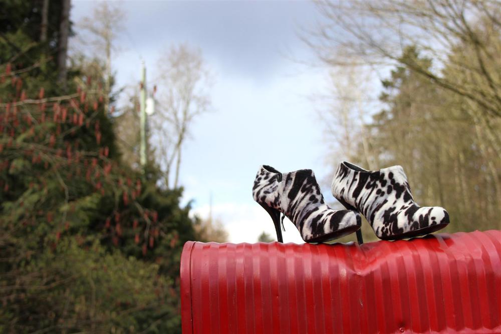 Stuff I Love: Balenciaga booties on a mailbox