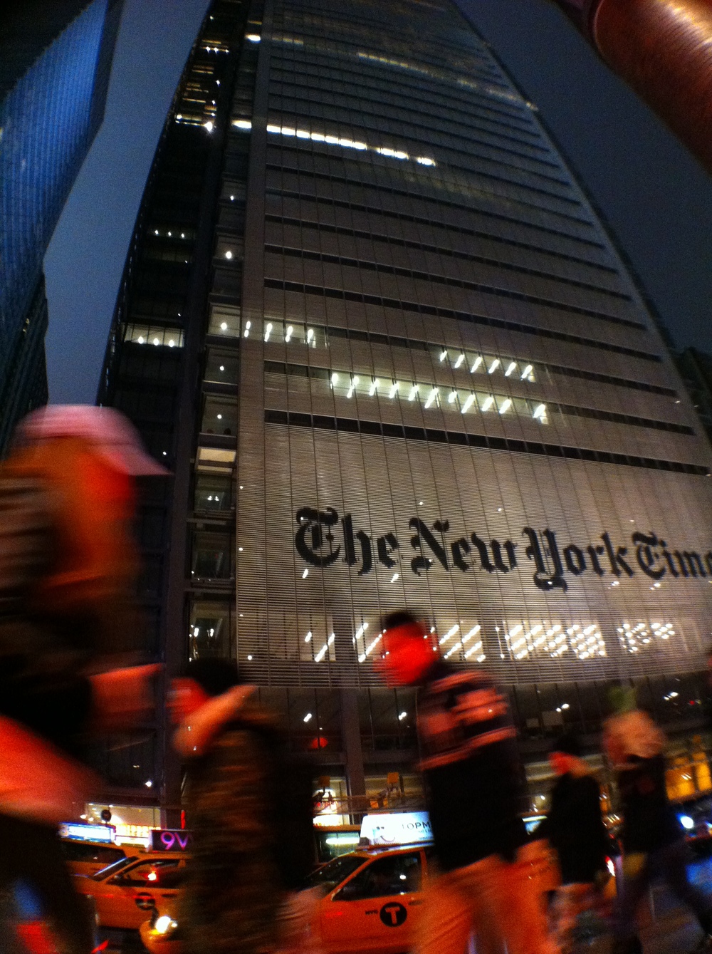 NYC: New York Times building at night [stuff-i-love.com]