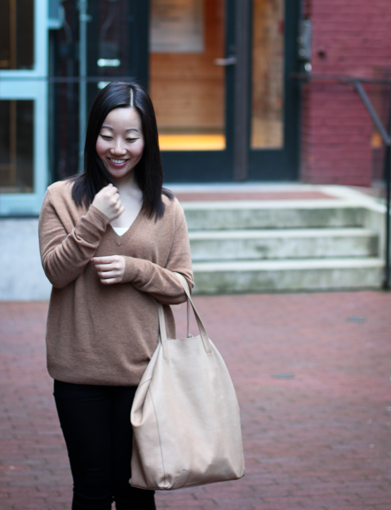 leather tote bag aritzia cashmere sweater