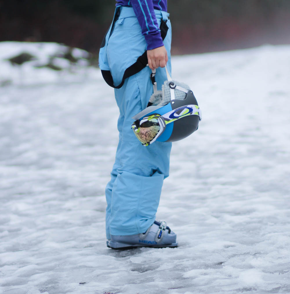 Helly Hansen ski gear, Bern visor ski and snowboard helmet, Oakley Asian Fit goggles