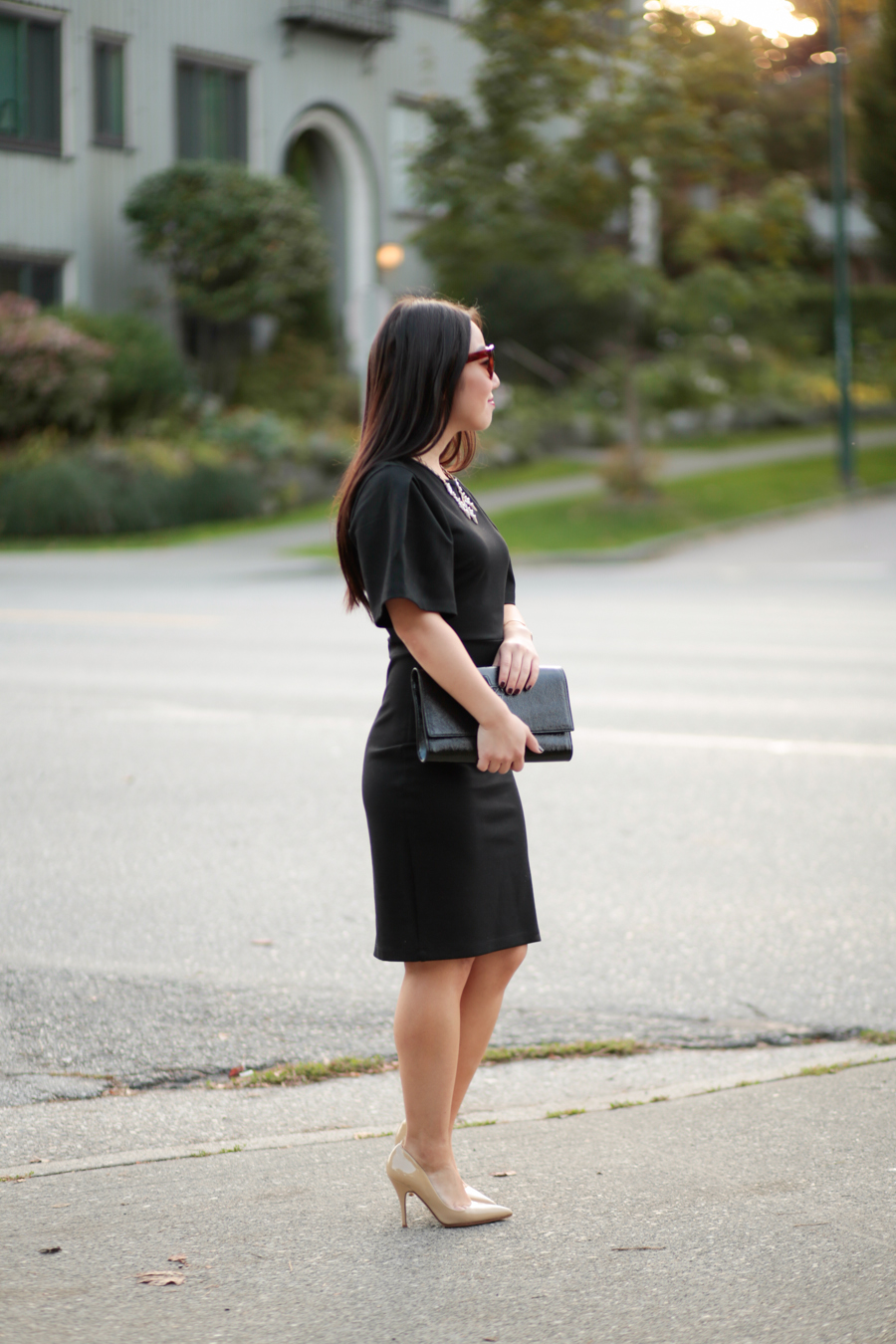 Rachel Parcell flutter sleeve little black dress